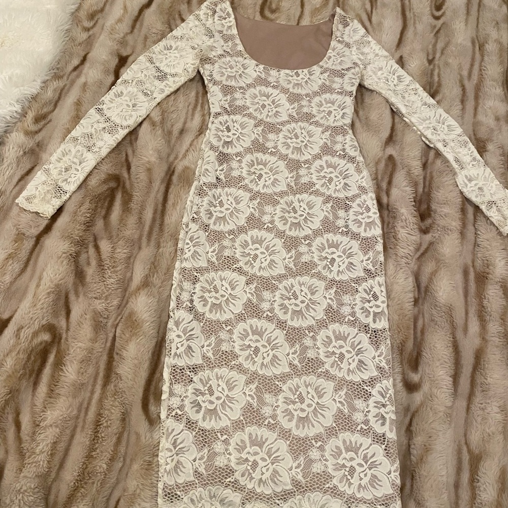 🔥Bodycon white lace fully lined Long Sleeve Dress 🔥M